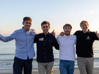 Concurrents sur la mer, mais frères avant tout