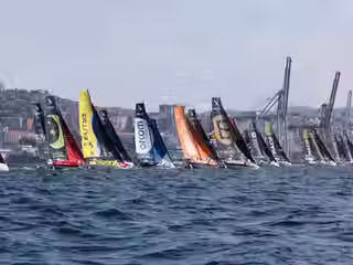 📸 Départ de la deuxième étape sous le soleil de Vigo ! 😎