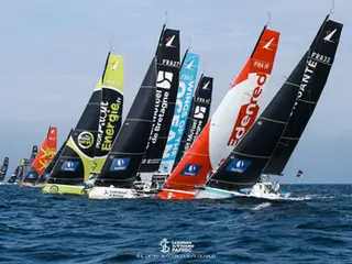 14h43 :  Beau départ mouvementé en Baie de Morlaix