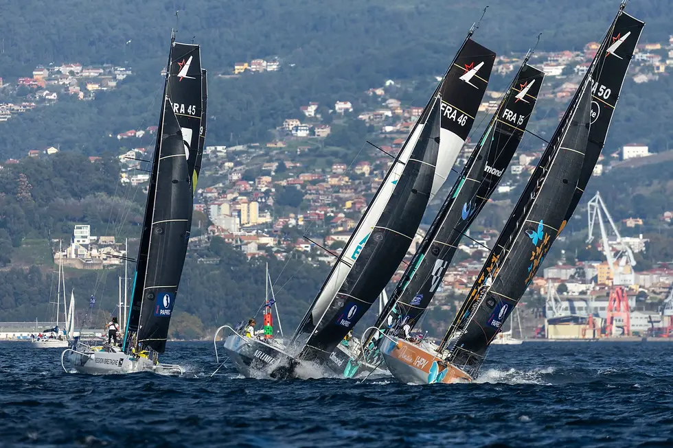 Les bateaux dans la Ria de Vigo, lors de l'escale en 2025