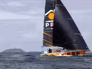 The solo sailors refuse to give up, while the experienced racers lead the fleet